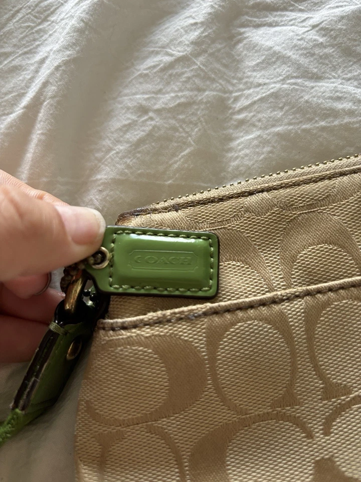 Bolso Bandolera Coach Kids Amapola en Caqui y Verde A03 Foto 4 de 4