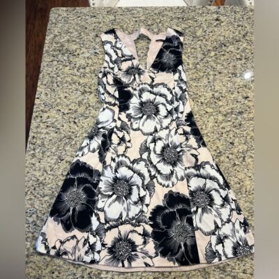 karen millen skater dress EUC Karen Millen Floral Fit and Flare Skater Dress