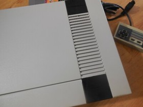 Nintendo Console System (NES-001) Completly Genuine OEM W/2 Games Skate or Die 2