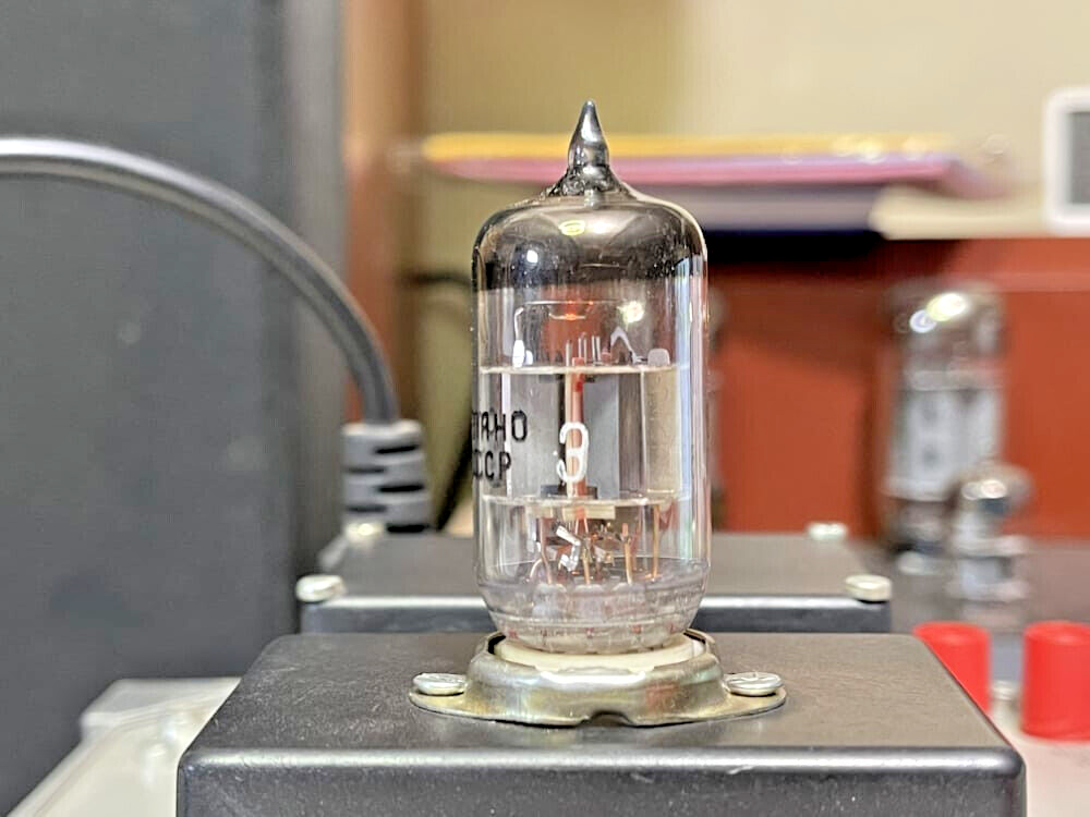 Paire De Tubes 6N2P-EV (ECC83/12AX7) Neuve, Testée, Marque Reflector, Fabriqué En Russie