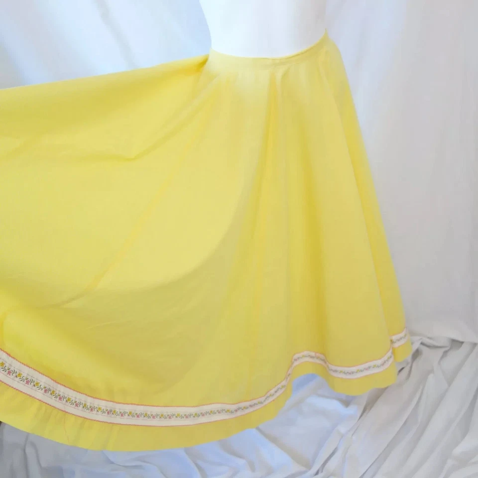 SAIA VINTAGE AMARELA CÍRCULO COMPLETO Quadrada dança zíper bolinhas rosa flores florais - Imagem 3 de 4