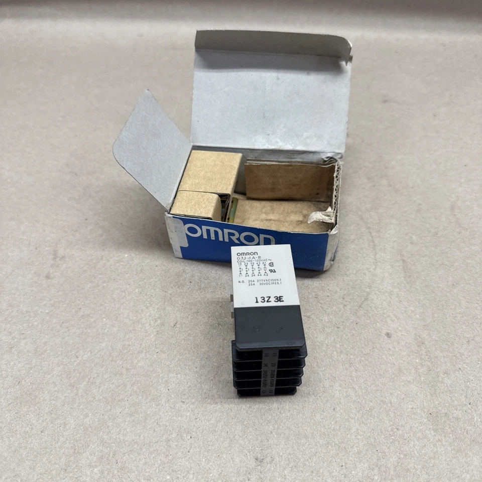 New OEM Omron G7J-4A-B Power Relay Bracket 24VDC General Purpose Relay - Image 3 of 4