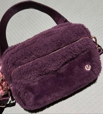 Lululemon Everywhere Crossbody Bag 2L Plush F...