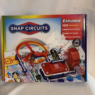 Snap Circuits SC-100 Electronics Exploration Kit, Over 100 Projects  0625 Sealed