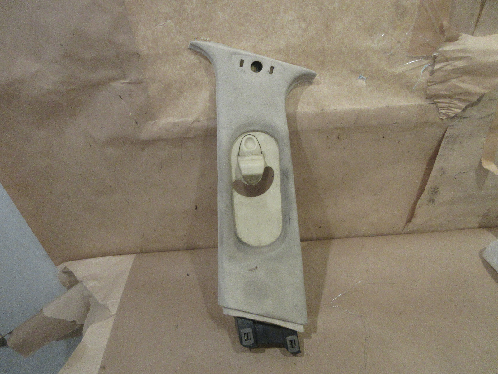 Maserati Quattroporte 2005+ - LH Upper B-Pillar Cover Trim - Cream  981356000