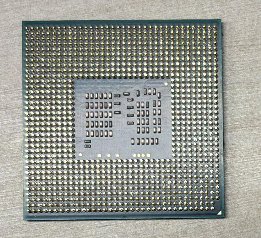 CPU Intel Core i3-330M 2,133GHz socket G1/rPGA988A SLBMD CP80617004122AG usata - Immagine 2 di 2