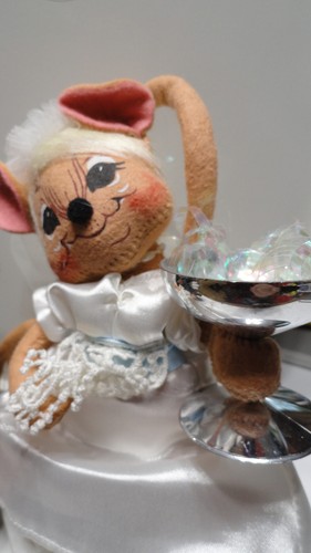 Rare Retired AnnaLee Dolls Bride and Groom Mice Set holding Champagne Glass - Picture 7 of 15