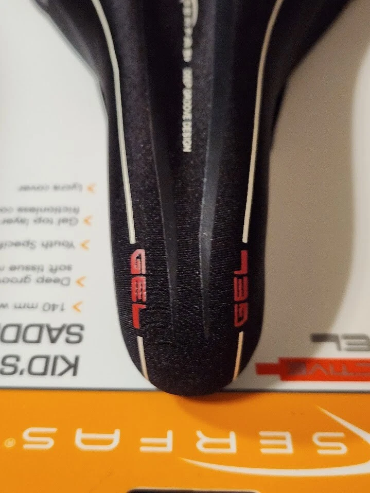 Silla de montar de gel reactiva para niños SERFAS cubierta de lycra diseño negro Deep Grove KS264 NUEVA EN PAQUETE Foto 2 de 4