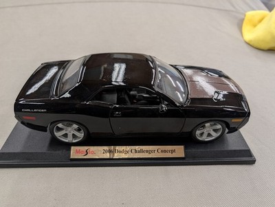 Maisto 2006 Dodge Challenger ブラック 1/18 s-l400.jpg