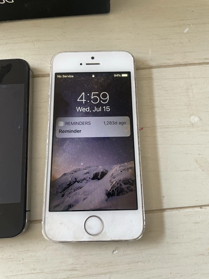 Lote de (3) Apple (2) iPhone 3G y 5!(1) Teléfonos Verizon HTC BLOQUEADOS Foto 2 de 4