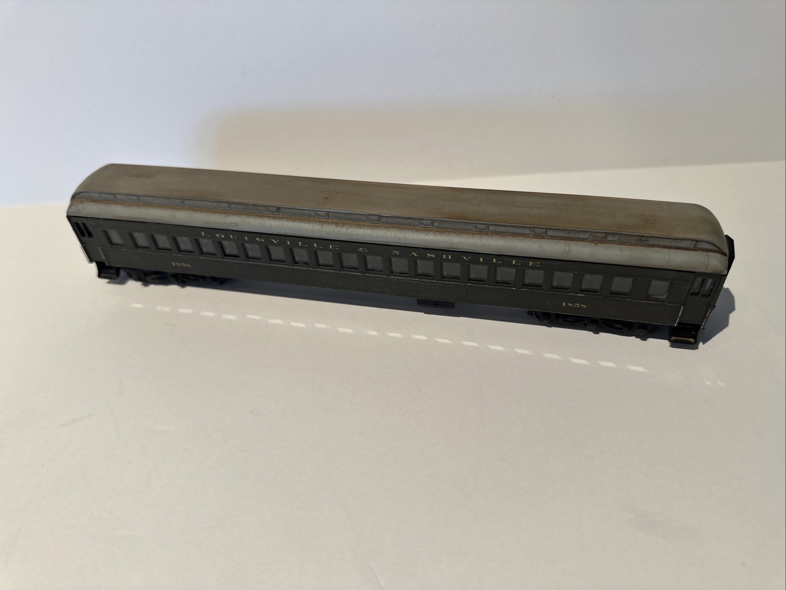 BRANCHLINE HO 80’ Single Window Coach LOUISVILLE & NASHVILLE 1920’s-1946 Green  thumbnail 4