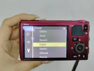 Nikon COOLPIX S9400 18MP Compact Digital Camera 18x Optical Zoom