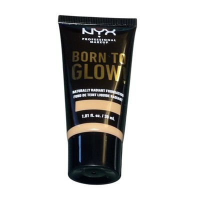 NYX Professional Makeup Born To Glow! Naturally Radiant Foundation,
