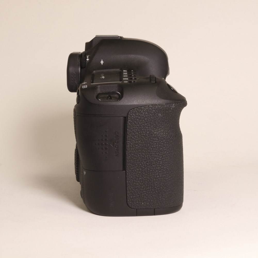 Modified Canon 6D DSLR camera body. Full Spectrum OR Astrophotography