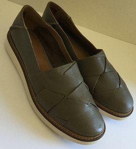 clarks artisan flats