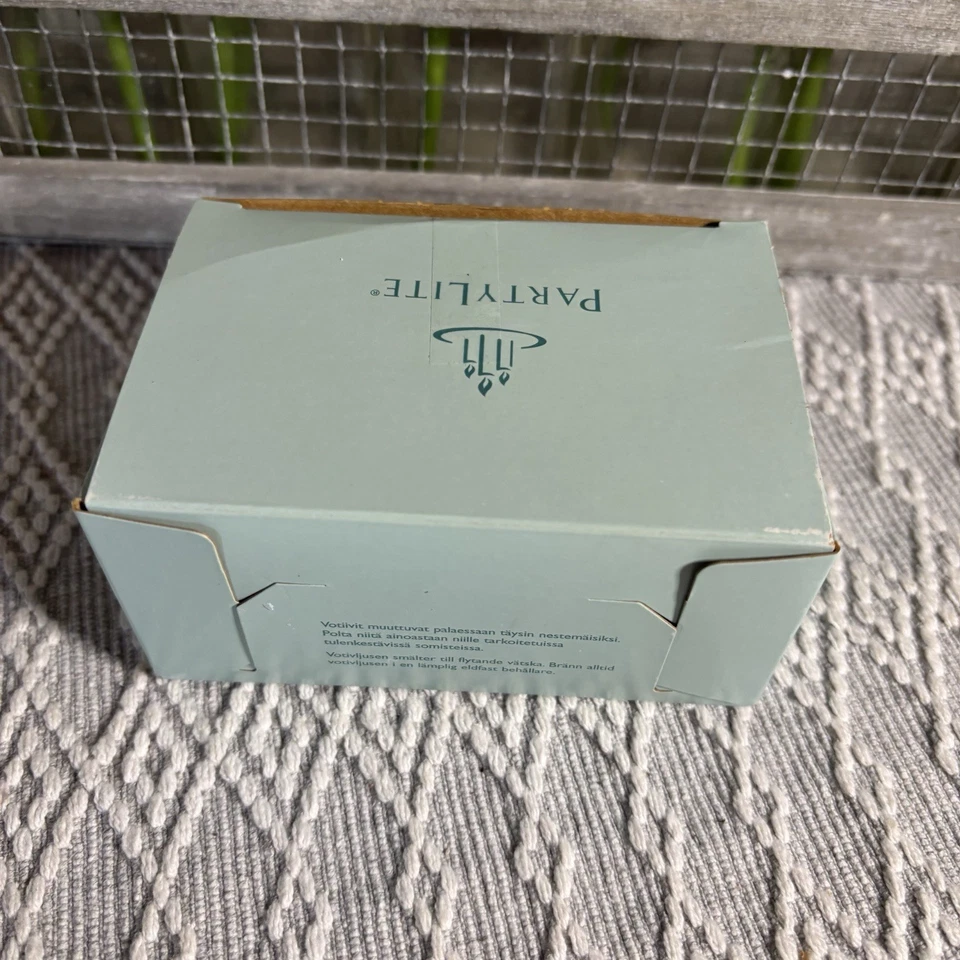 PartyLite Piña y Granada Caja de 6 Velas Votivas V06402 Foto 3 de 3