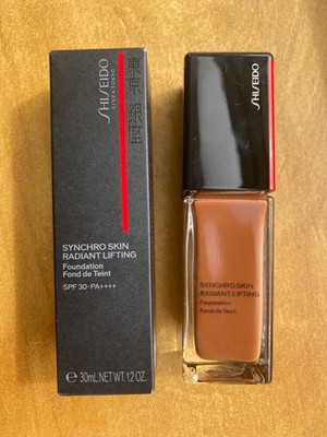 Shiseido Synchro Skin Radiant Lifting Foundation. 520 Palisander. LSF 30 PA++++