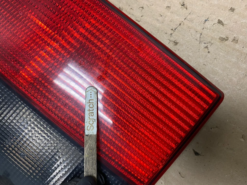 Luz trasera interior lateral izquierda para conductor izquierdo Saab 9-5 1999 2000 2001 OEM U8300 DG Foto 4 de 4