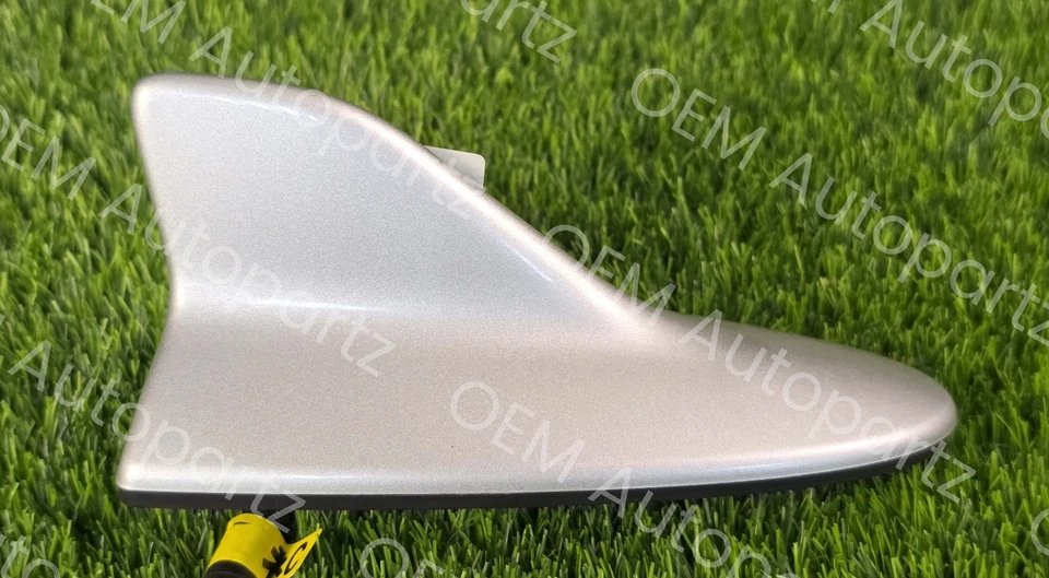 Antena de radio exterior techo Lexus ES350 ES300H 2013-2015 plateada OEM usada Foto 2 de 4