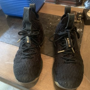 lebron 15 gs metallic gold