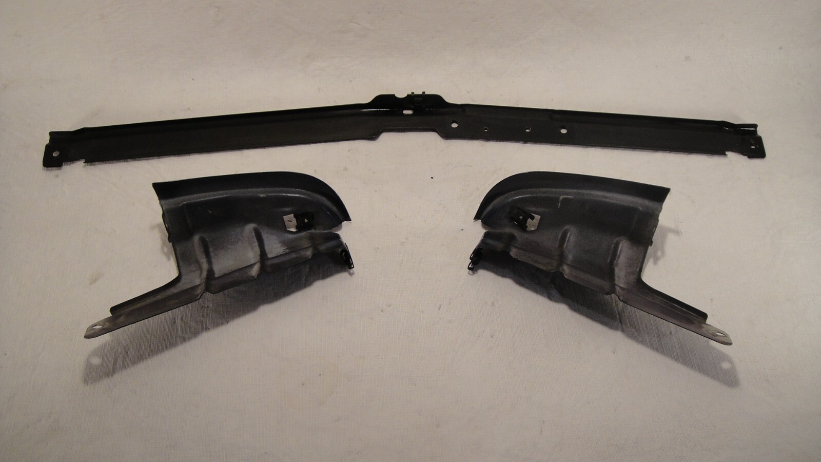 19911994 BUICK PARK AVENUE GRILLE MOUNT BRACKET SET 3 PC eBay
