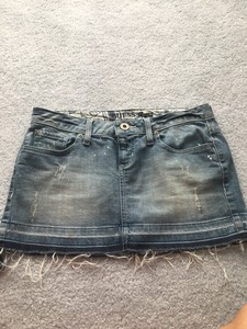 guess mini skirt