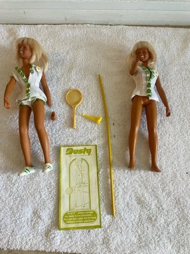 Vintage 1974 Kenner Dusty Tennis Champion Dolls w/ outfits/accessories -READ