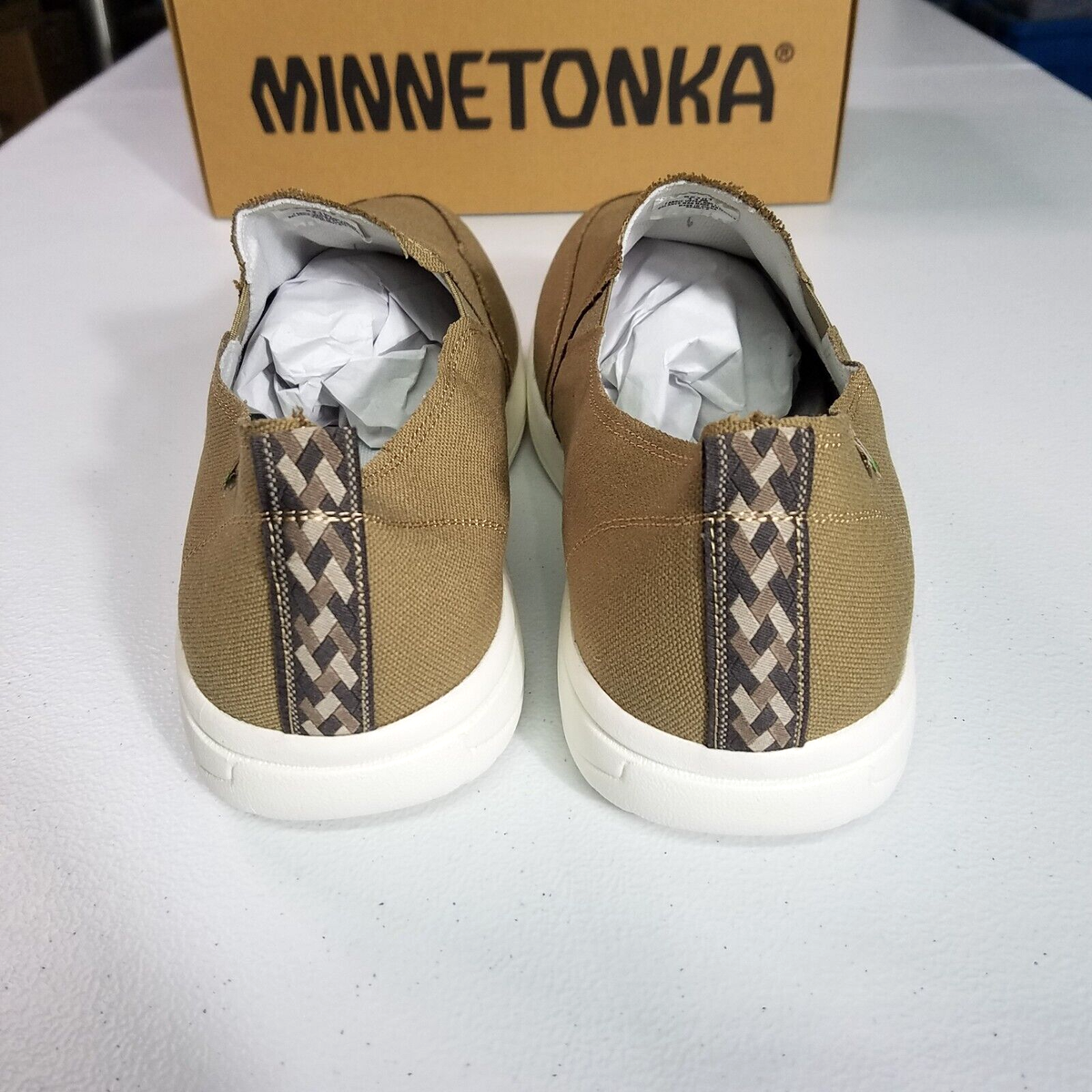 Minnetonka Expanse Slip On Shoes Mens Size 11 - Khaki | eBay display picture 1