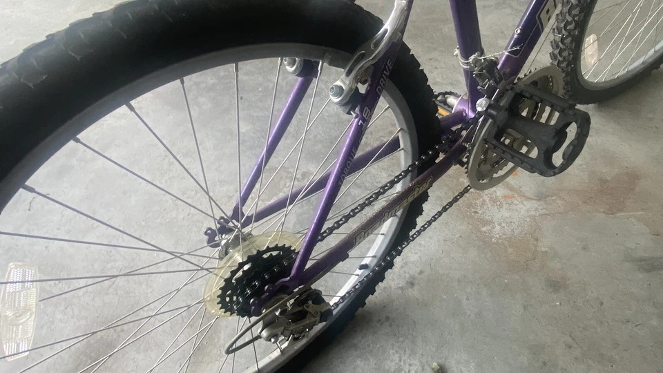 Roadmaster MC Sport SX 18 velocidades púrpura para mujer Foto 3 de 4