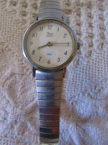 Vintage Women’s Timex Quartz Water Resistant Watch
