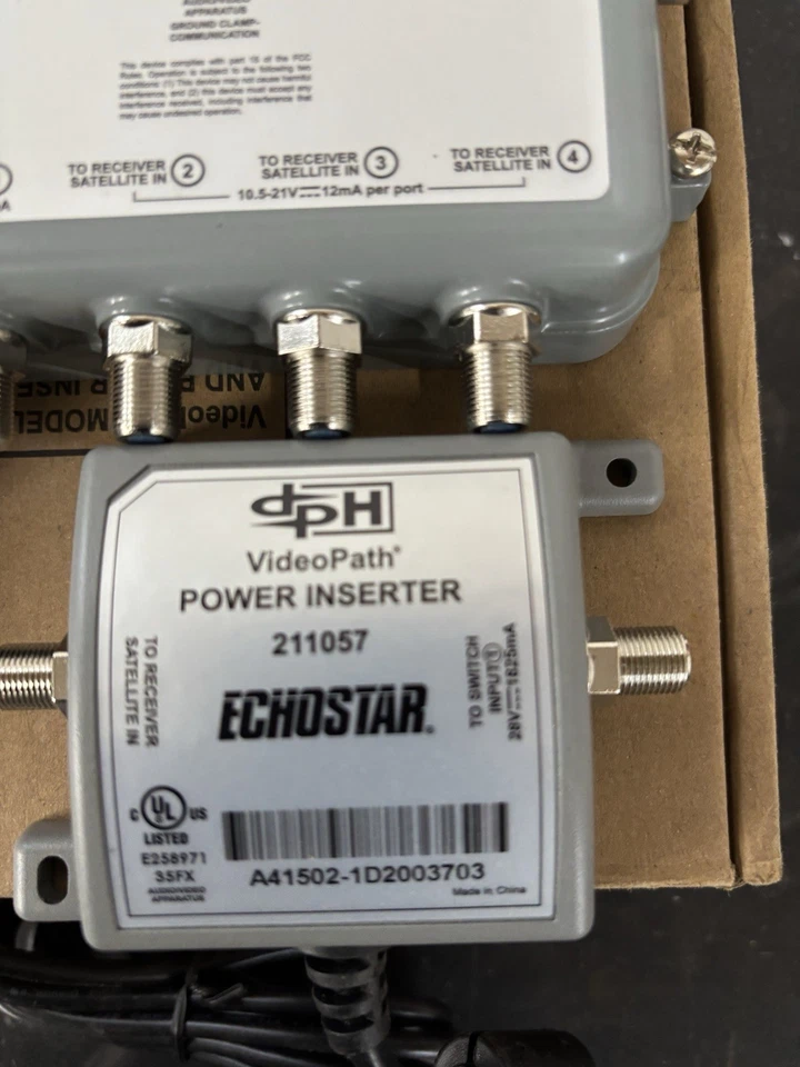 DPP44 173402 RED DE PLATO MULTI-SATÉLITE INTERRUPTOR PLATO PRO DPP-44 con INSERTADOR DE ALIMENTACIÓN Foto 3 de 4