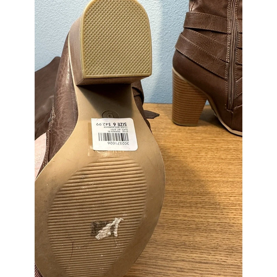 Bota Charlotte Russe Talla 6 Imitación Cuero Vegano Marrón Hasta la Rodilla Calvario Tacón Foto 3 de 4