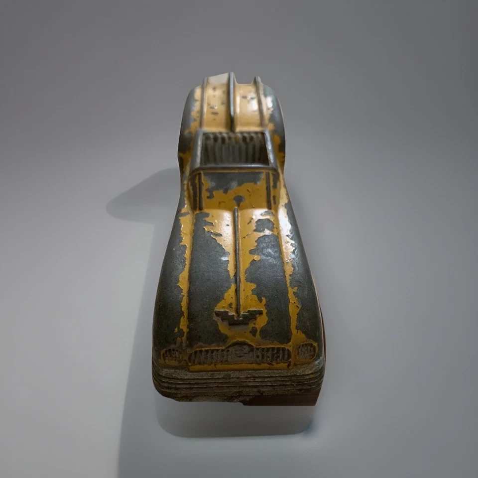 老式 Tootsie 玩具 #745 黄色未来派克莱斯勒 Thunderbolt 6 英寸玩具车 — 第 2/4 张图片