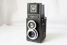 Argoflex TLR camera w/ Anastigmat 75mm f:4.5 Argus Varex lens Good Working Order