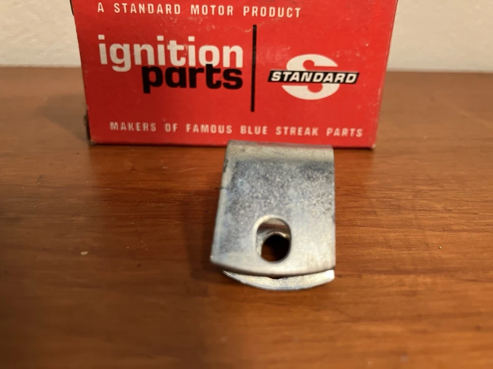 Condensador de encendido NOS IH-109 productos de motor estándar marca vintage Foto 2 de 4