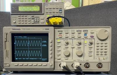 Tektronix TDS520D 2 Channel Oscilloscope 500MHz 2GS/s 1F 2M 2F