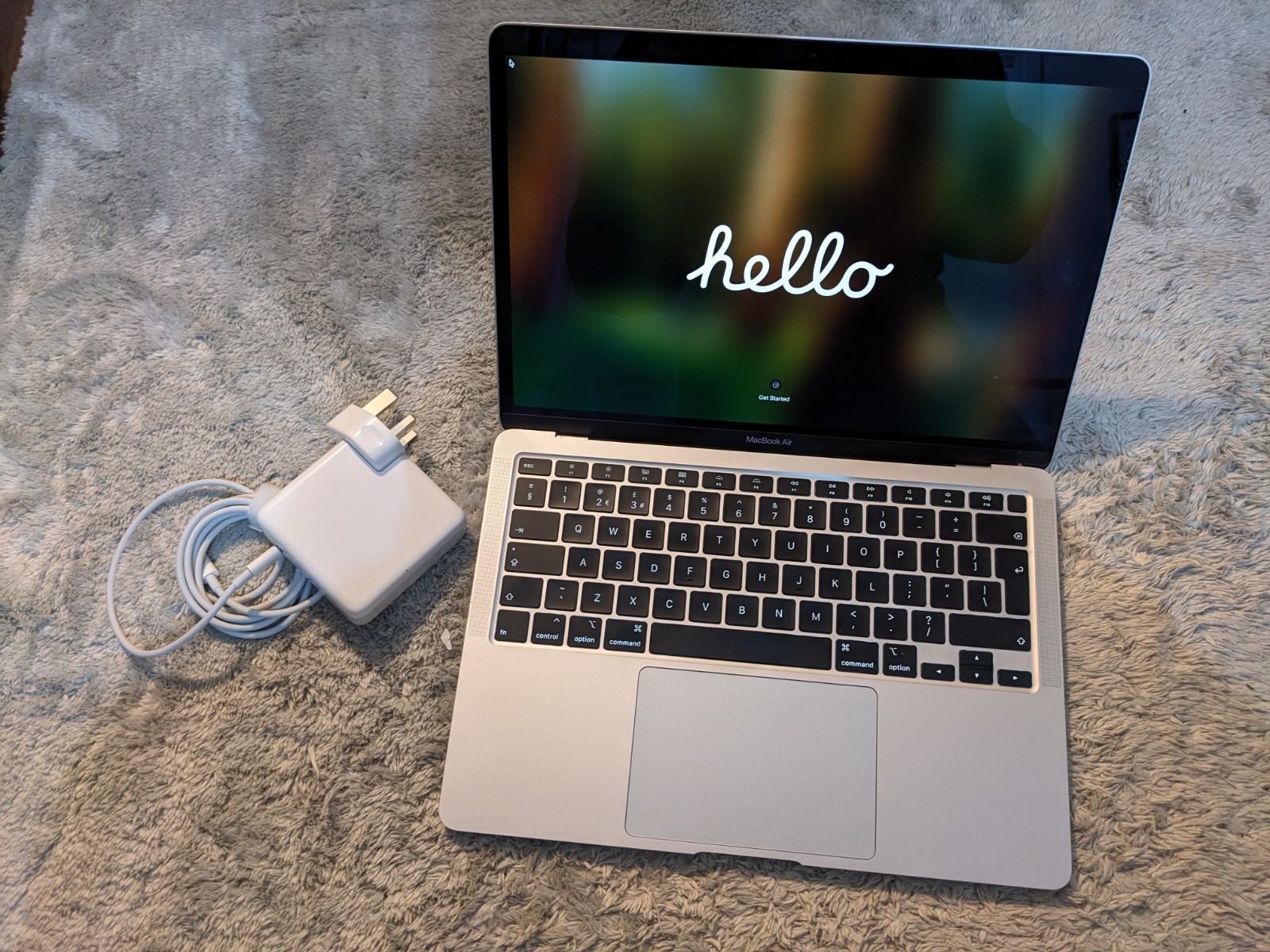 Apple MacBook Air 2020 13 inch Intel Core i5 1030NG7 16GB RAM 256GB SSD