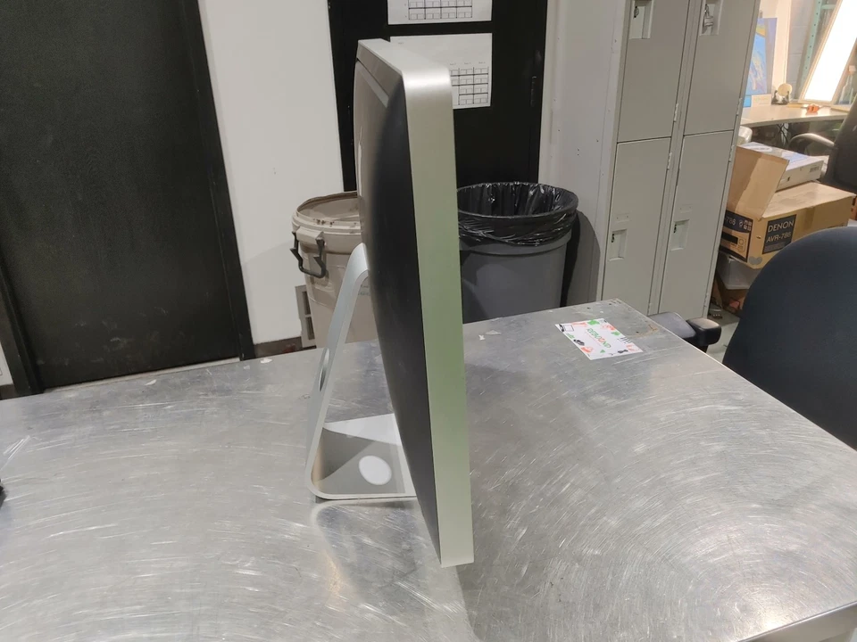 Excellent Condition Apple 24inch iMac Early 2009 2.66GHz C2D 8GB RAM 640GB HDD - Image 4 of 4