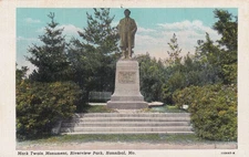 Mark Twain Monument Riverview Park Hannibal Missouri MO Postcard D11