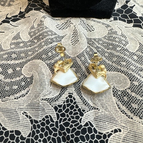 Rare Vintage Crown Trifari Hand Poured Milk Glass Clip On Earrings Gold Tone - Picture 5 of 11