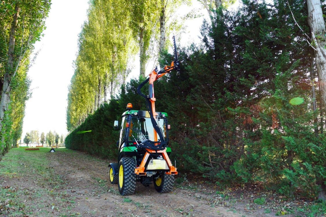 DFALCO160 Deleks Hedge Trimmer 1.6m Wide For Compact Tractors eBay