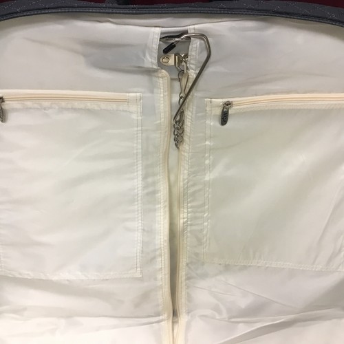 New NGIL Garment Bag in Solid Quilt Gray - Picture 4 of 7