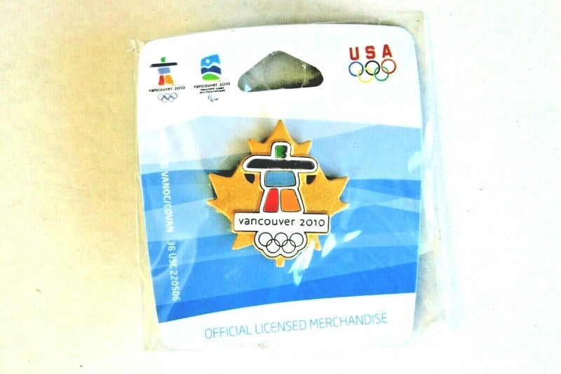VANCOUVER 2010 GOLD MAPLE LEAF WINTER OLYMPICS LOGO PIN - NEW IN PACKAGE !