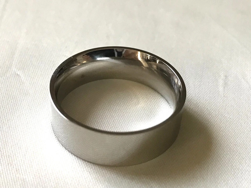 Anillo de alianza de boda para hombre Foto 2 de 4