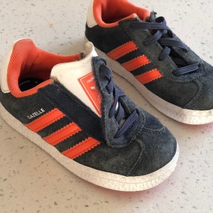 infant size 5 adidas trainers