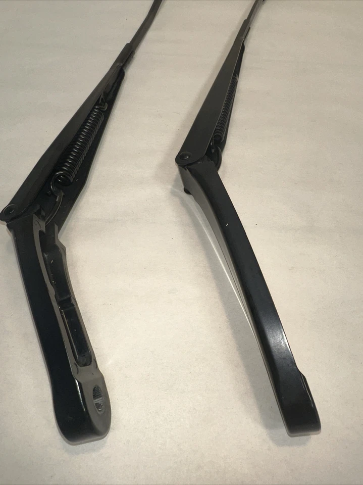 Brazos limpiaparabrisas izquierdo y derecho VOLKSWAGEN JETTA 2019-2021 F2425 OEM Foto 2 de 4