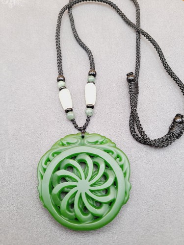 Collar colgante con dije de jade con cadena de cordón de cuentas hecho a mano tallado con piedras preciosas florales - Imagen 3 de 7