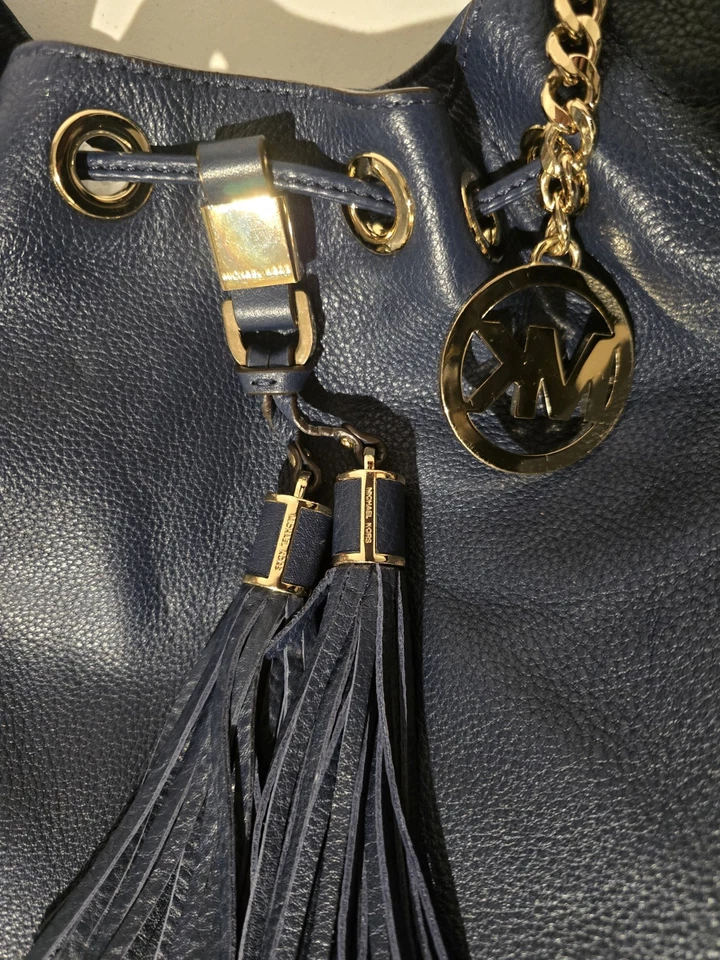 Bolso Hobo Michael Kors Camden Grande con Cordón Borlas de Cuero Azul Guijarro Foto 3 de 4