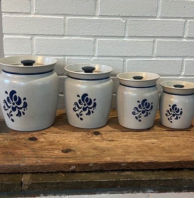 kromex キャニスターセット Kromex Metal Canister Set with Blue and Gray Floral Pattern