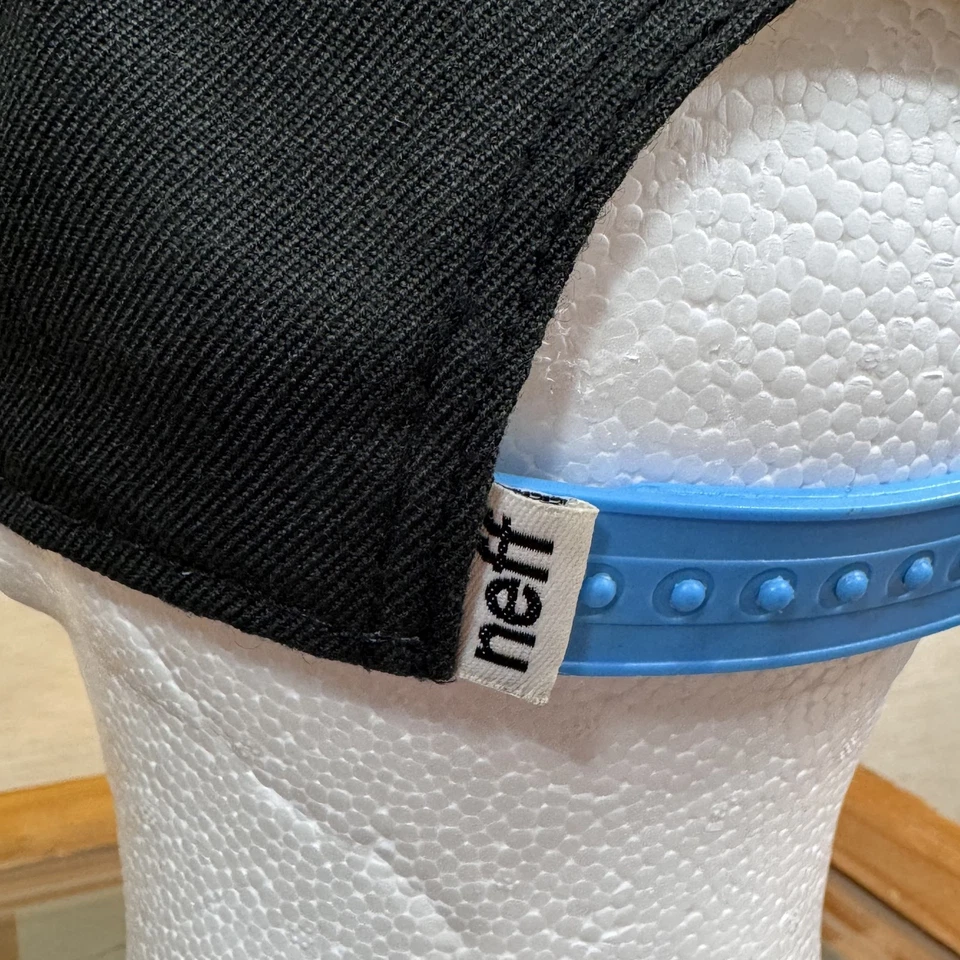 Gorra Neff gorra a presión negra azul amarilla bordada para hombre talla única ropa de calle Foto 4 de 4